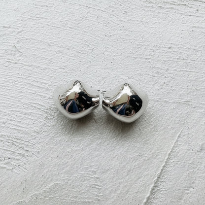 メタルボールピアス