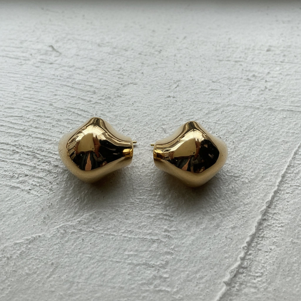 メタルボールピアス