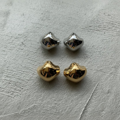 メタルボールピアス