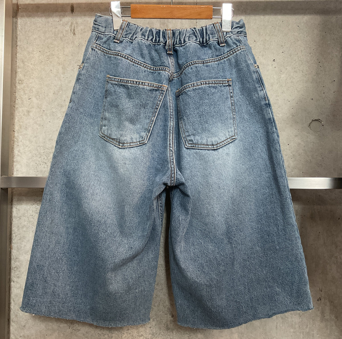 カットオフ バミューダパンツ