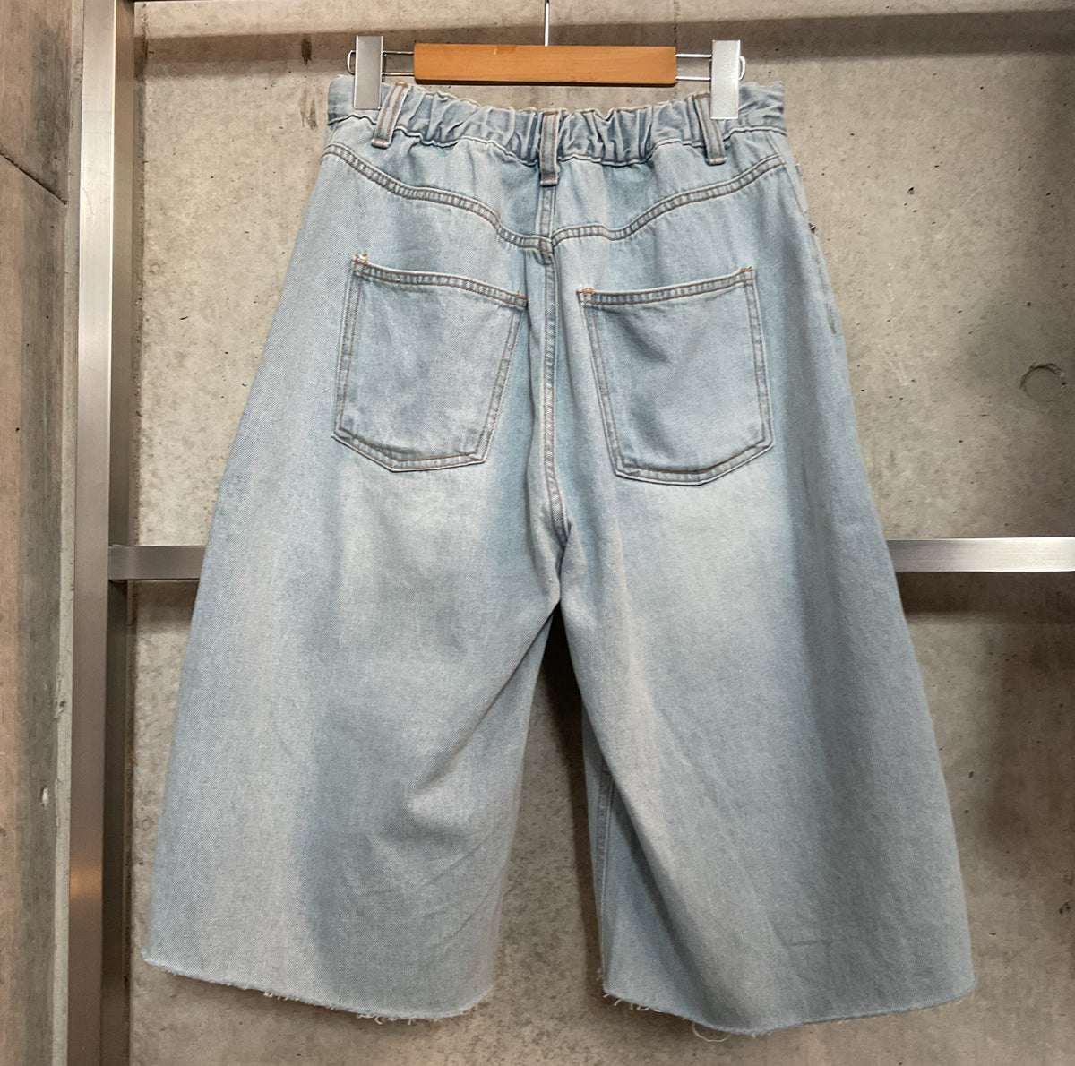 カットオフ バミューダパンツ