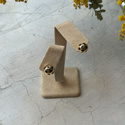 ドットピアス