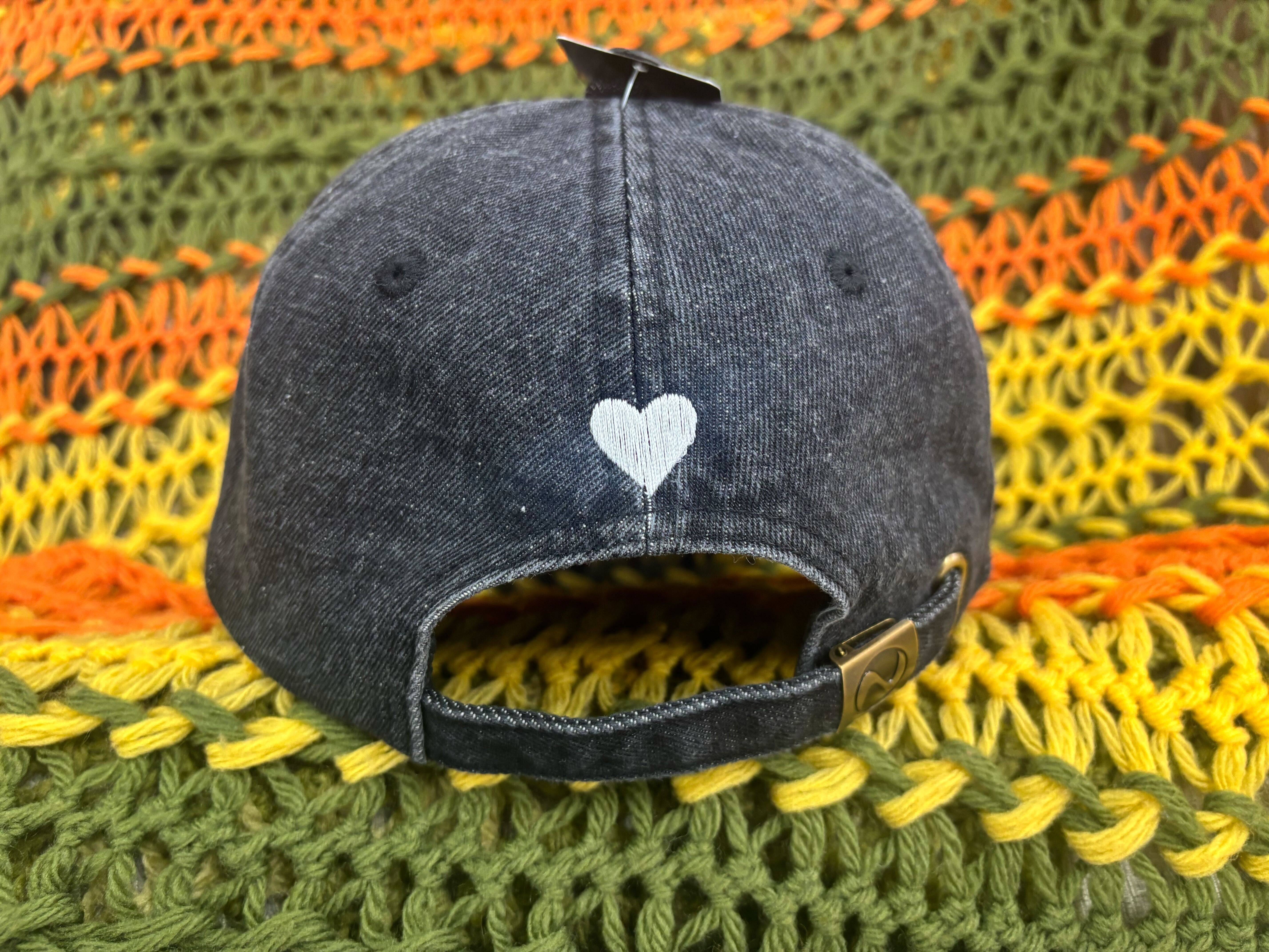 R logo cap