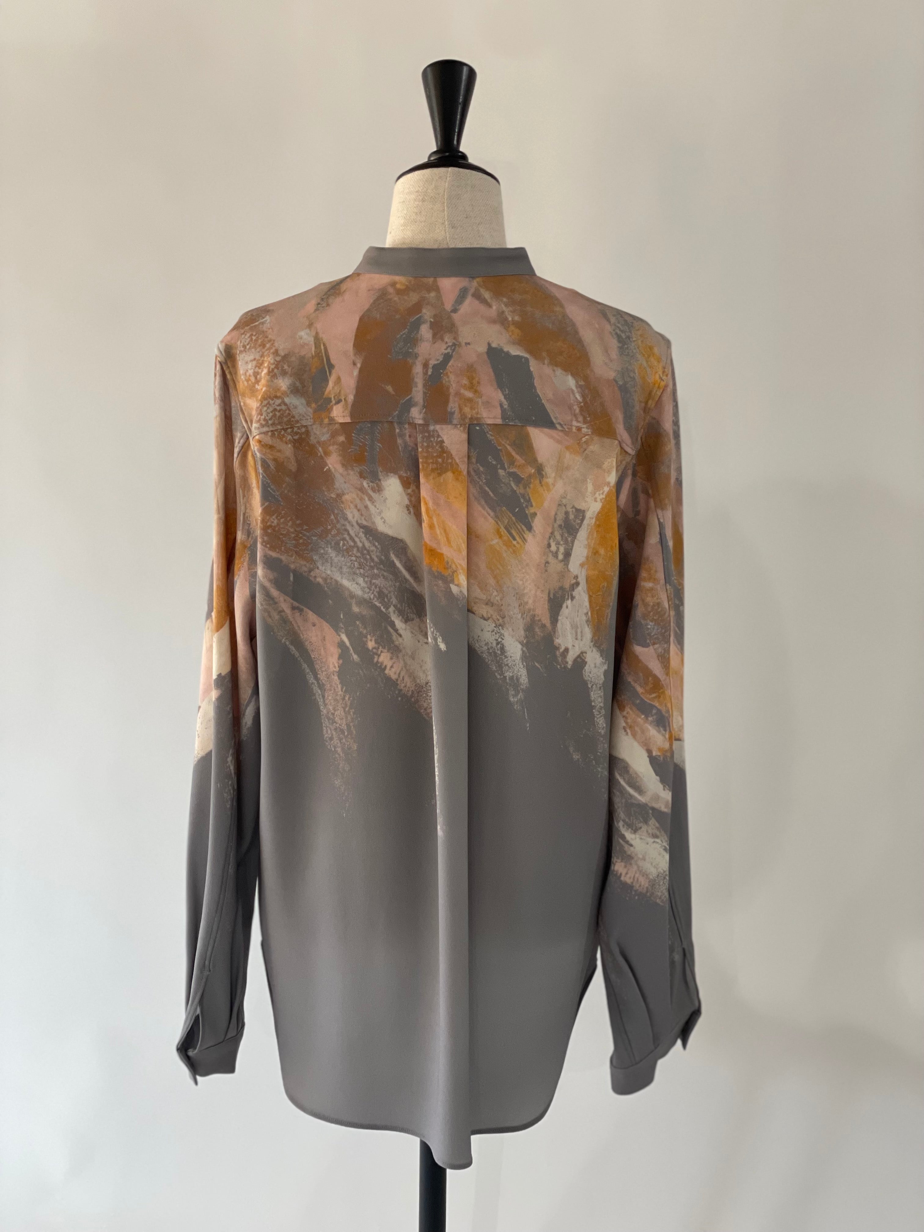 RUMCHE Wing Panel Print Shirt R24A10601