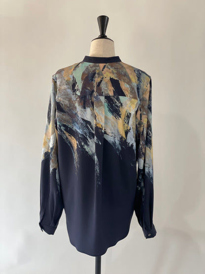 RUMCHE Wing Panel Print Shirt R24A10601