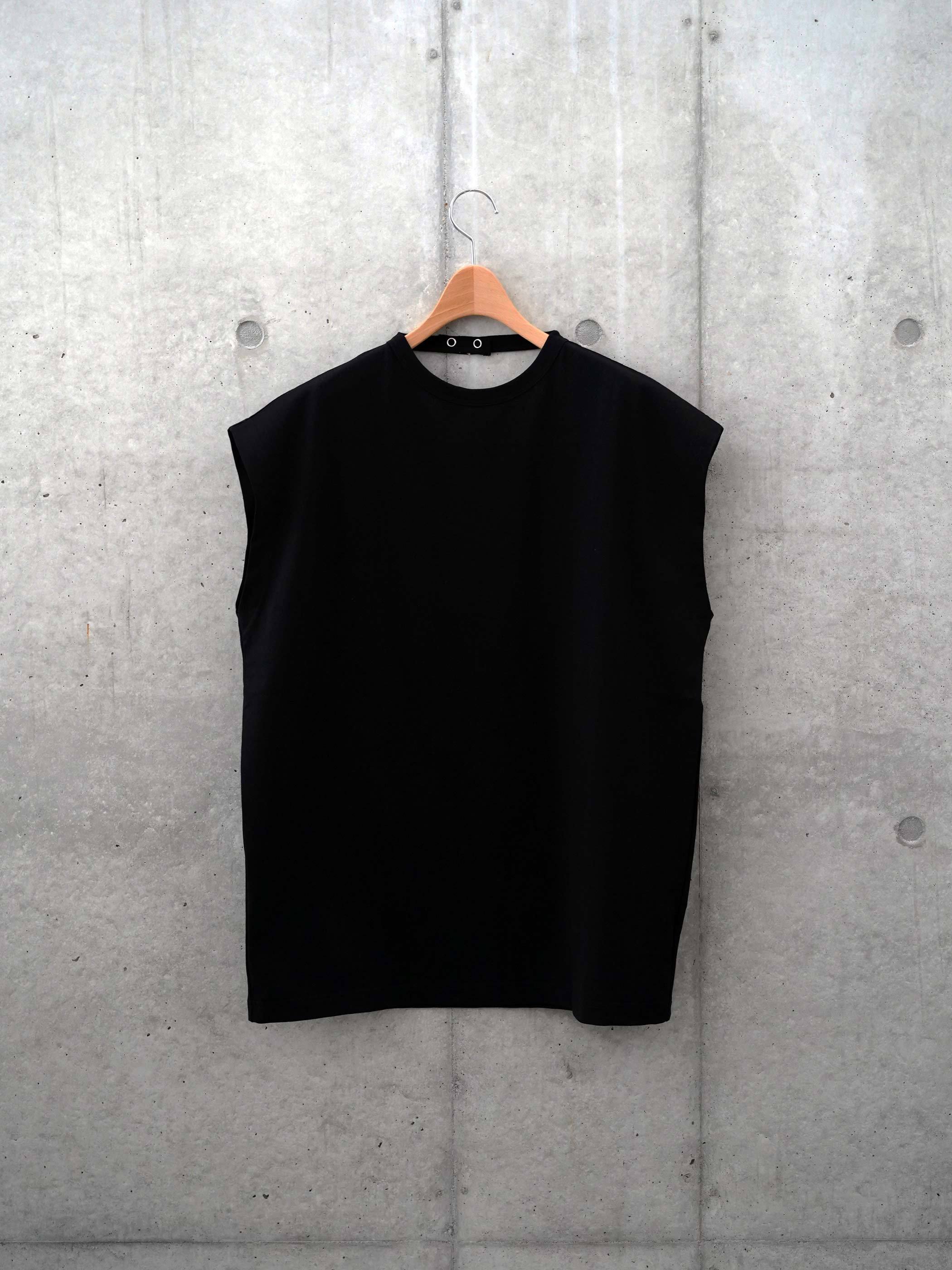 RUMBLE RED Back No Sleeve Tee 014