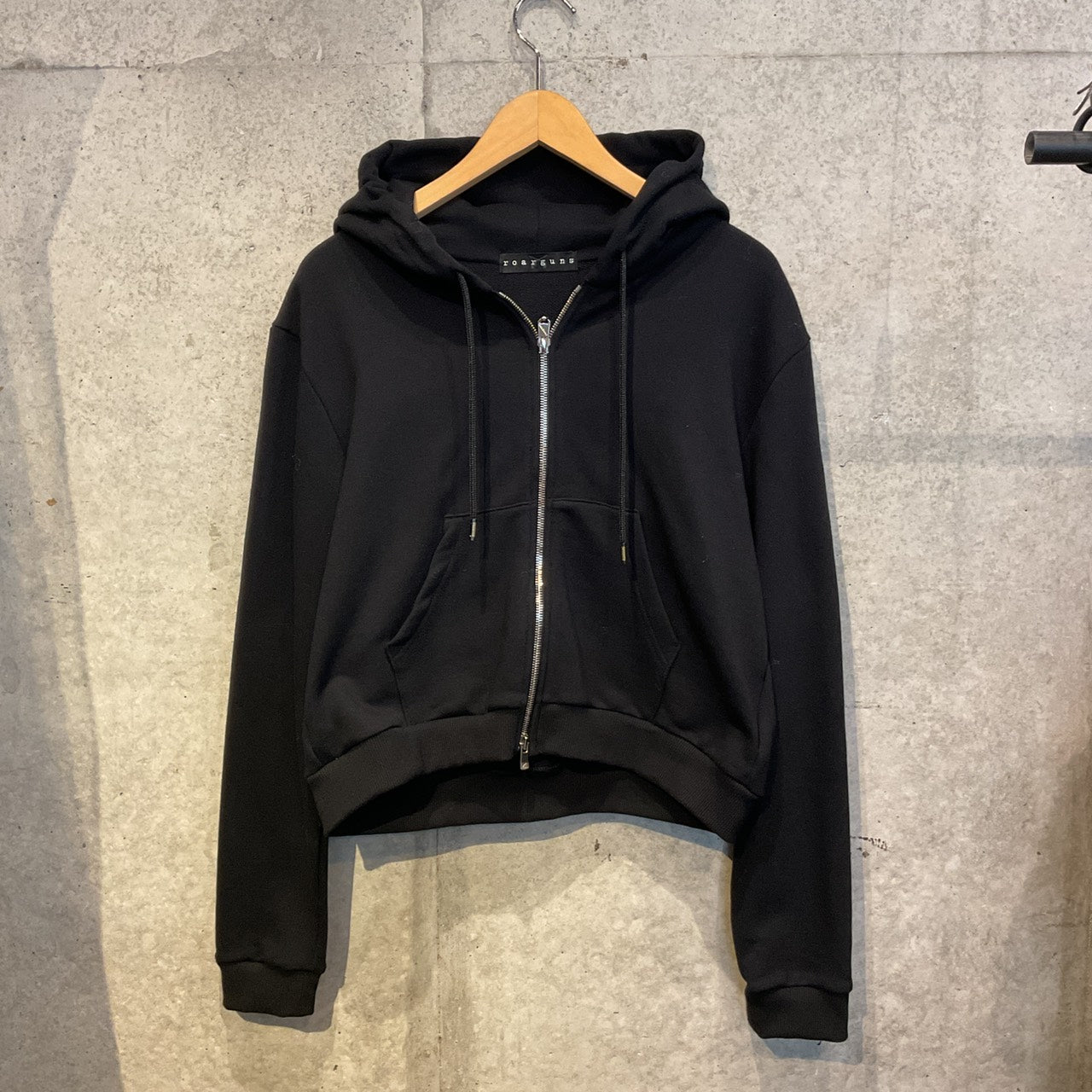 roarguns パーカー　black  25FGLB-06