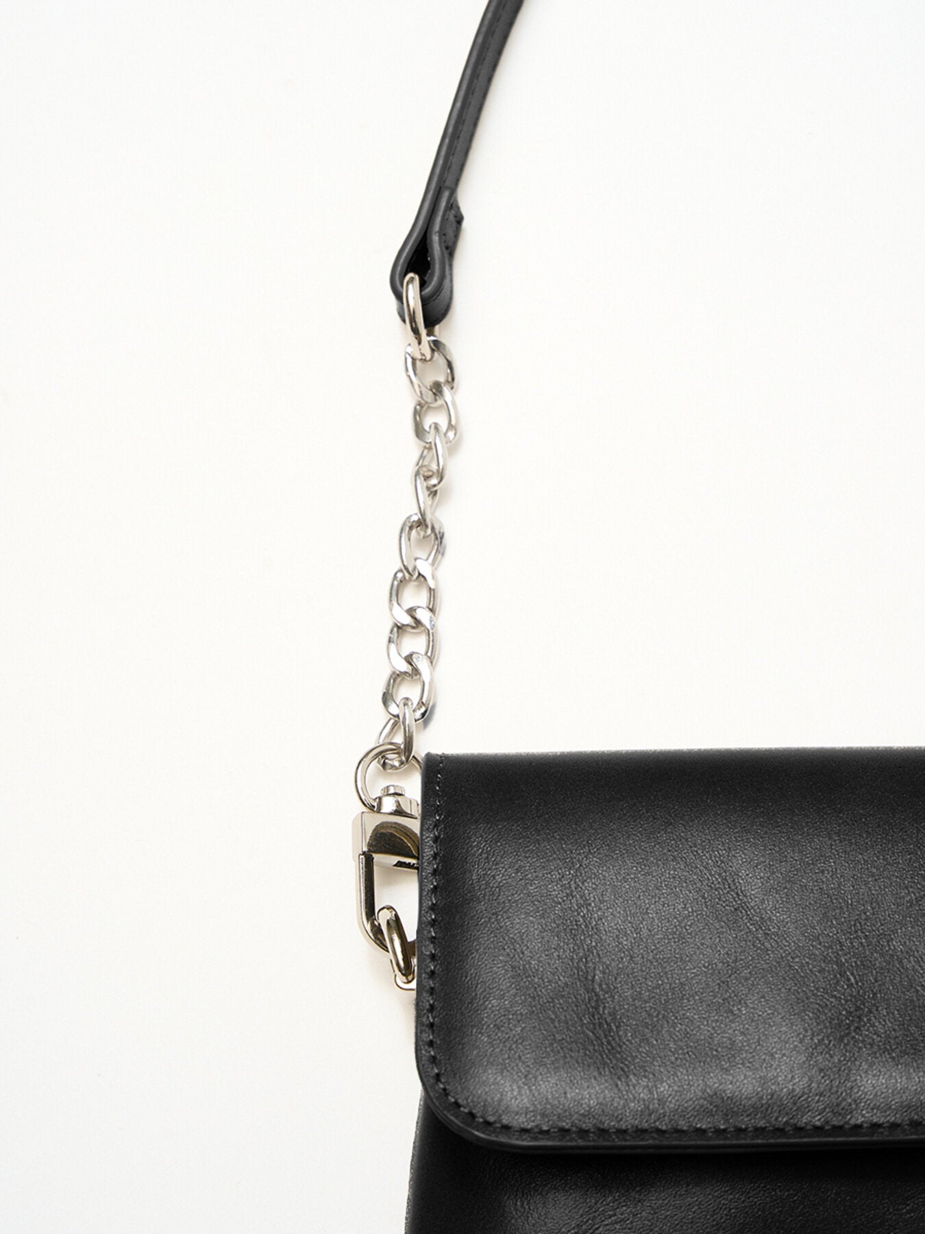 【予約販売】YENN CHAIN BELT POUCH Y252-02057-9