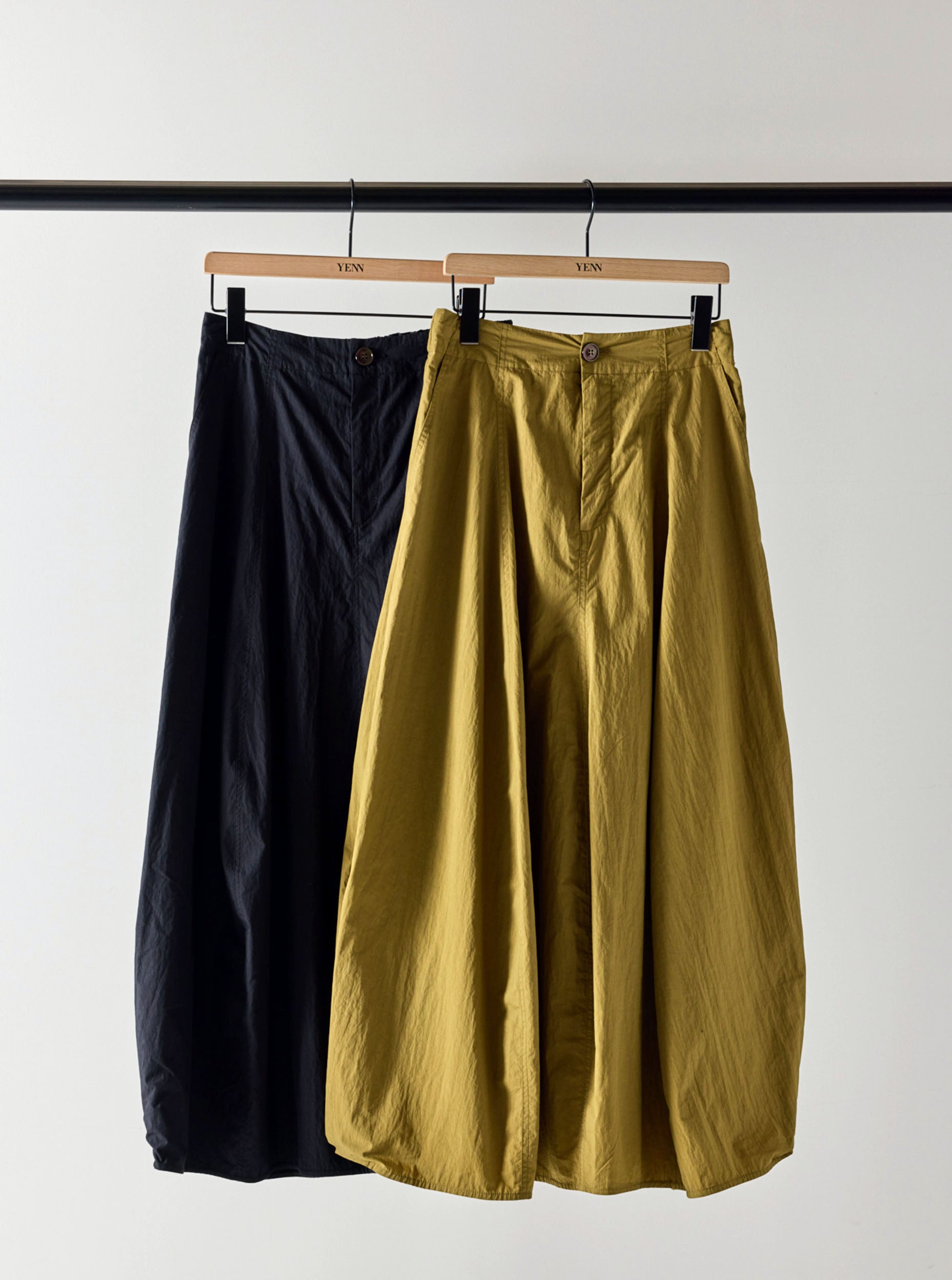 【予約販売】YENN VOLUME CURVE SKIRT Y262-22052