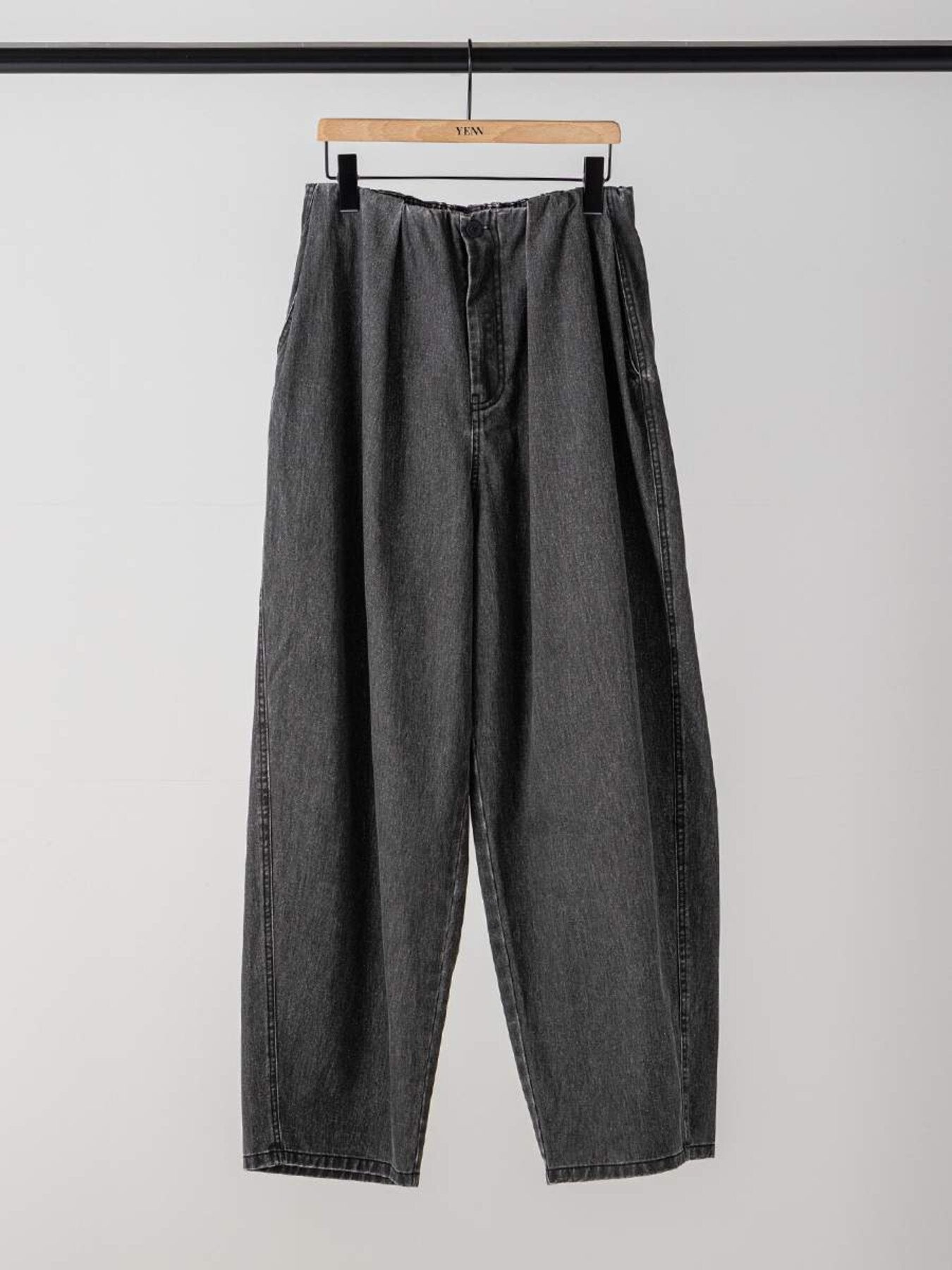 【予約販売】YENN BOX TUCK PEG PANT Y264-31124